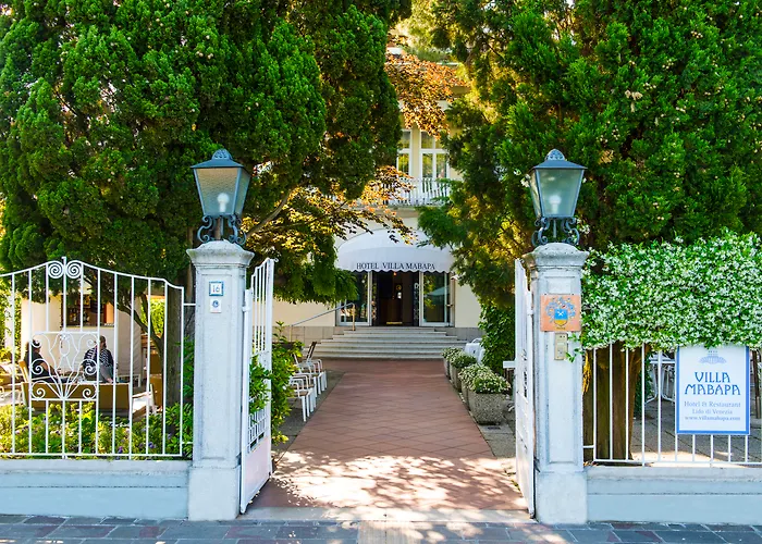 Beach hotel: Hotel Villa Mabapa